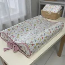 Trocador Anatômico de Bebê 70x45cm - Tema Flores | Tricoline 100% Algodão e Malha Penteada