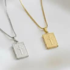 Kit Colar Relicário Livro Bíblia com Foto Casal Natal Masculino Prata 925 Feminino Ouro 18k