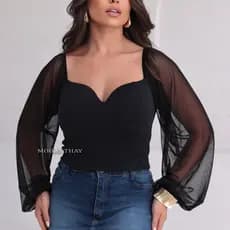 Blusa Cropped Com Bojo Preta com Manga Longa Bufantes Princesa em Tule