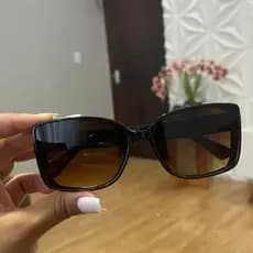 Óculos de Sol Feminino Retangular