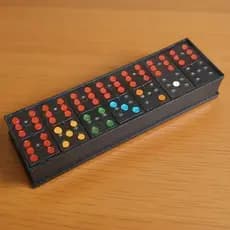 Dominó Kit 15 a 35 Unidades Preto Clássico Plástico Pontos Coloridos Estojo