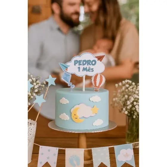 Topo de Bolo 3D Mesversário Personalizado Menino - Tema “Sonhos nas Alturas” - Topo de Bolo Personalizado Balão e Pipa