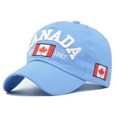 Boné de aba curva vintage do Canadá, estilo 'Old Dad Hat', nas cores vermelho 1867, branco, azul e preto.