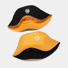 Chapéu de pescador amarelo com estampa de girassol em ambos os lados
