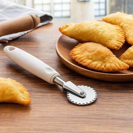 Carretilha Corta E Fecha Pastel Fechador De Massas Aço Inox CLINK