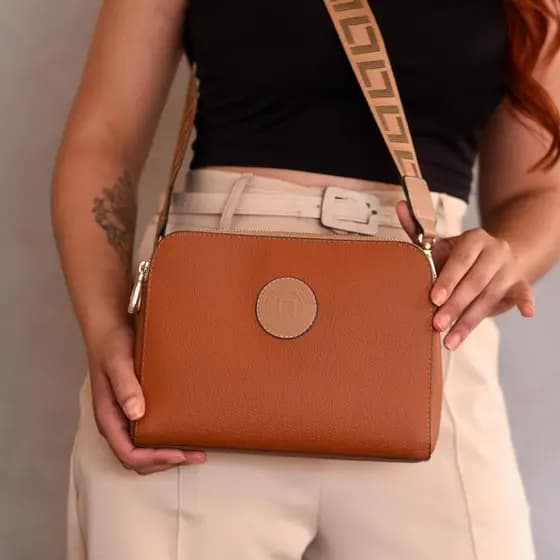 Bolsa Feminina Tendência de Ombro Transversal 2025 Alça Larga Design Sofisticado "Envio Rápido"