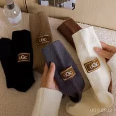 UGC Meias Femininas De Lã Outono Inverno Espessadas De Cano Médio Quentes De Confinamento Caxemira