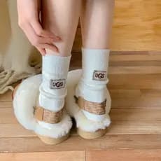 Meias Ugg de cashmere bordadas para outono e inverno, quentes, grossas, macias e confortáveis, estilo versátil para casa