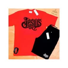 conjunto camiseta 100% algodão bermuda tactel jesus relogio brinde