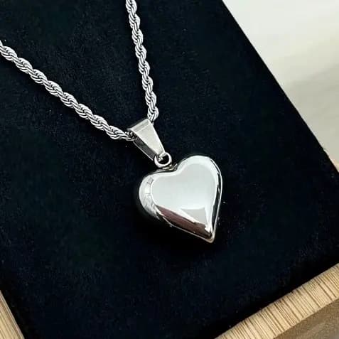 Corrente Feminina Cordão Baiano Torcido + Pingente Coração Aço Inoxidável.