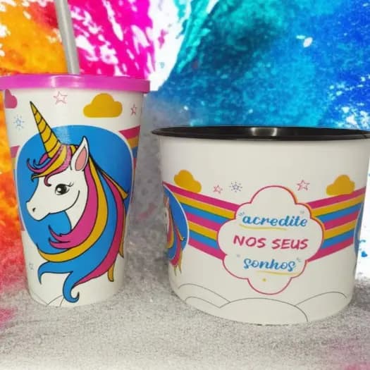 KIT PIPOQUEIRA 1.5L + COPO 550 ML UNICORNIO - CINEMA LEMBRANCINHA PRESENTES⭐