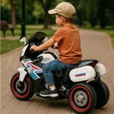Mini Moto Infantil Esportiva Elétrica Branca Velocidade Diversão Pilotagem Segura Recarga Bateria Brinquedo Motoca Infan