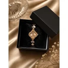 Relógio Feminino Pulseira Trevo Cravejado Dourado Luxo Com Caixa Presente
