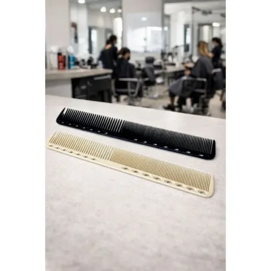 Pente de Carbono Profissional Com Furos Para Corte de Cabelo Pequeno de 19cm Dentes Finos