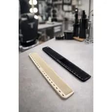 Pente de Carbono Profissional 22,5cm com Furos Pra Corte de Cabelo Com Divisor de Mechas