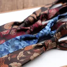 Gravata formal masculina de 8 cm, estilo coreano, com padrão escuro em tons de bordô e azul, da série Dark Night, adequa