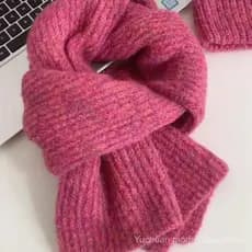 Cachecol rosa de malha versátil para estudantes e casais, grosso e quente, com um estilo coreano.