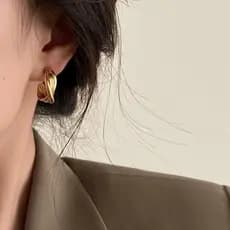 Brinco Feminino Argola Cruzada Fosca em Prata 925 com Banho de Ouro 18k Elegante (Nexxus)