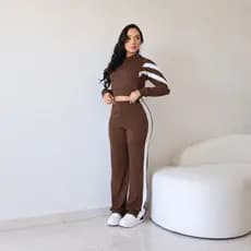Conjunto Feminino Calça Com Listra Lateral Casaco Cropped Com Capuz Moda Gringa