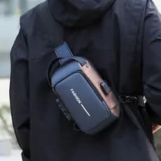 Mochila de Ombro Transversal Compacta Unilateral USB Trava de Código Resistente água