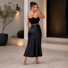 Saia Midi de Cetim Feminina Acetinada Lisa Cintura Alta Elegante Social Casual Festa Não Marca