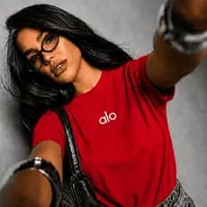 T-Shirt Estilosa Feminina 100% Algodão Camiseta Tendência Yoga Pronta Entrega