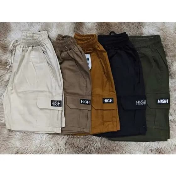 Bermuda Cargo  Modelo cargo  Regulagem com elástico Bolsos frontais e traseiro Unissex diversas cores
