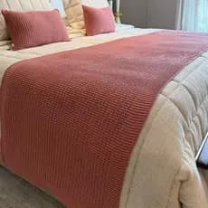 KIT Peseira Tricot Premium Ponto Pipoca + 2 Capas Almofada 30X50 Cama Casal Queen King Sofisticação