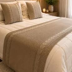 Kit Peseira Tricot Tranças Laterais + 2 Capas 45x45 Para Cama Casal Queen King Decoração