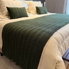 Kit Peseira Tricot Trançada + 2 Capas 30x50 Para Cama Casal Queen King Decoração Para Quarto Casa