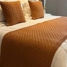 Kit Peseira Tricot Ponto Favo + 2 Capas 45x45 Para Cama Casal Queen King Decoração Para Quarto Casal