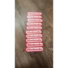 Chaveiro Nintendo Retrô Gamer – Estilo Clássico Vermelho e Branco
