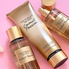 Kit Body Splash + Creme Hidratante Coconut com Glitter 250ml | Fragrância Cremosa | Feminino | Envio Rápido