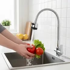 Torneira de Mesa Gourmet em Inox com Ducha Móvel para Cozinha