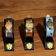 Kit com 4 Suportes Expositores de Pulseiras Tomorrowland