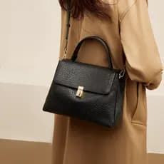 bolsa feminina media bolsa feminina elegante bolsa feminina couro bolsa preta luxo bolsa premium