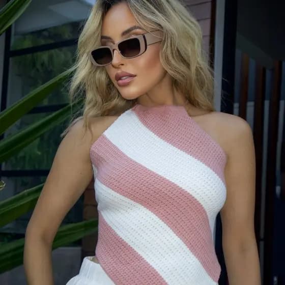 Blusa Cropped Frente Única Estilo Lenço Amarração nas Costas com bico Top Feminino Verão listrado