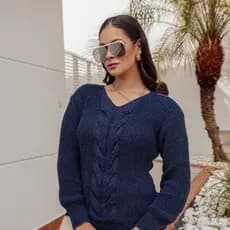 Blusa tricot, gola v trança feminina, suéter tricô inverno, detalhe frontal, punho manga longa