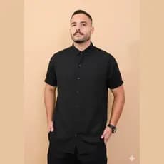 Camisa Social Masculina  de Linho com Manga Curta e Caimento Clássico