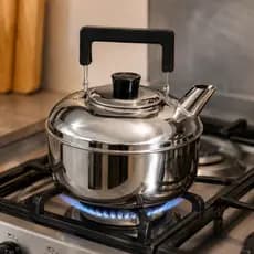 Chaleira Inox 2 Litros Aço Inoxidável Resistente Cozinha Fogão Indução e Gás Tampa com Pegador Design Moderno