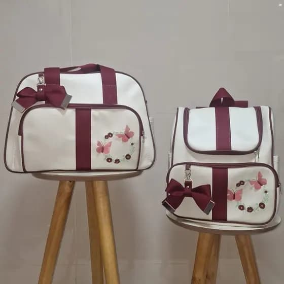Kit Bolsa de Bebê e Mochila Maternidade Borboleta Bege com Vinho