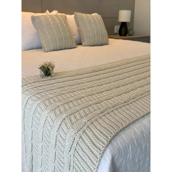 Peseira Casal Queen King Kit Manta Tricot Grosso Luxo + 2 Capas Almofada Premium Não Solta Pelo FI