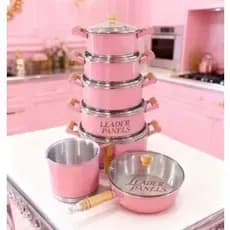 CONJUNTO DE COZINHA ROSA BEBÊ PANELAS + FRIGIDEIRA CAÇAROLA COM TAMPAS DE VIDRO E CANEÇÃO LEITEIRA REFORÇADO
