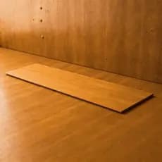 Kit 50 Pisos de Madeira Placa em MDF Revestimento 45x10cm Piso de Madeira Laminado Decoração Sala