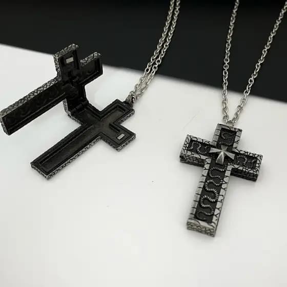 Pingente requintadoSilverCross Pingente de cruz requintado pode ser aberto