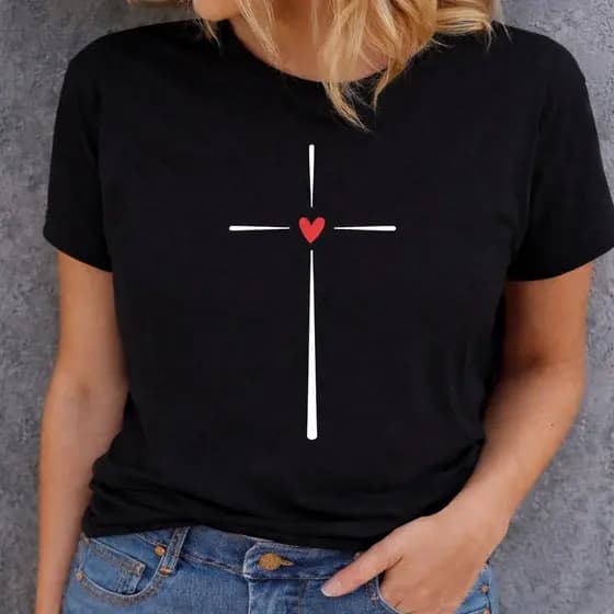 Camiseta Feminina Estampa Cruz com Coração Minimalista Camisa Básica Tshirt Estilosa
