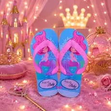 CHINELO INFANTIL FEMININO TEMAS AQUA SURF DE BORRACHA RESISTENTE MACIO CONFORTÁVEL ANTIDERRAPANTE SANDÁLIA MAIS VENDIDO