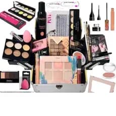 kit de maquiagem e skin care com 10 itens,batom,gloss,pincel entre outros( não as acompanha a maleta)