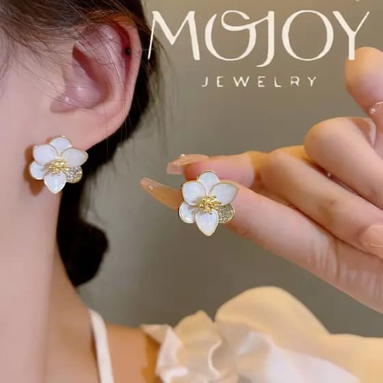 Brincos de pétala branca Design feminino brincos de diamante estilo Mori de alta qualidade