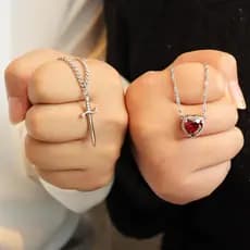 2 Pçs Colares De Espada De Coração Vermelho Para Mulheres Homens Casal Punk Metal Clavícula Corrente